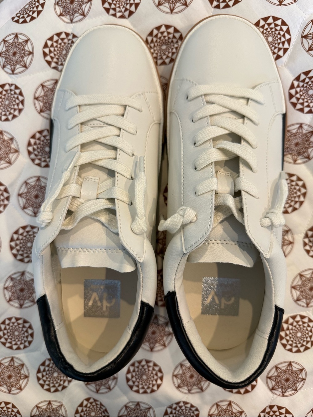 Brand New Dolce Vita Helix Off-White Low-Top Sneakers with Black Heel Accent